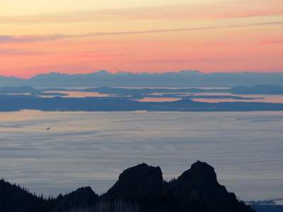Clear view of the San Juan and Gulf Islands in the Strait of Juan de Fuca as well as Vancouver Island during sunset